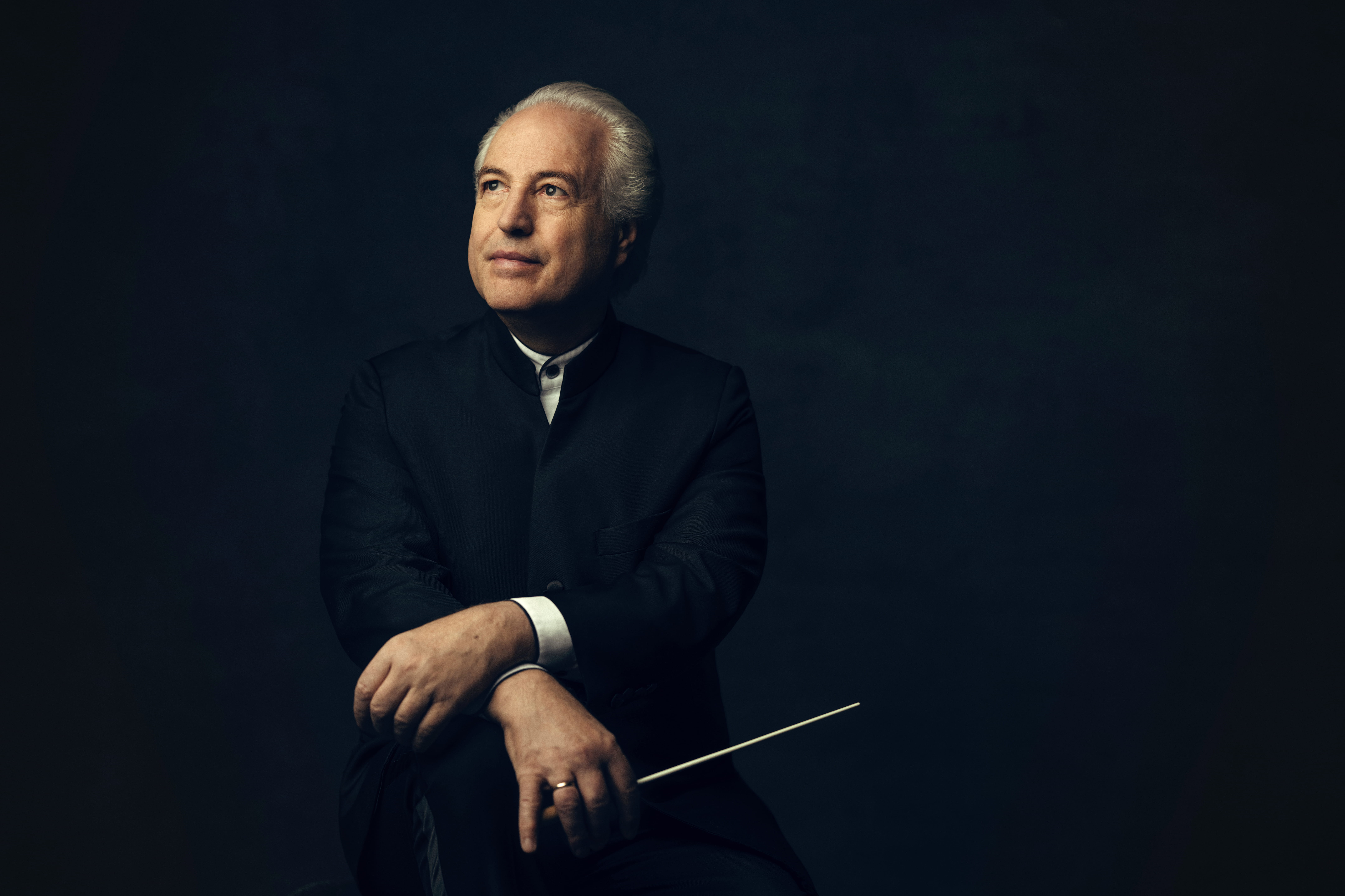MANFRED HONECK BLEIBT MUSIC DIRECTOR BEIM PITTSBURGH SYMPHONY ORCHESTRA